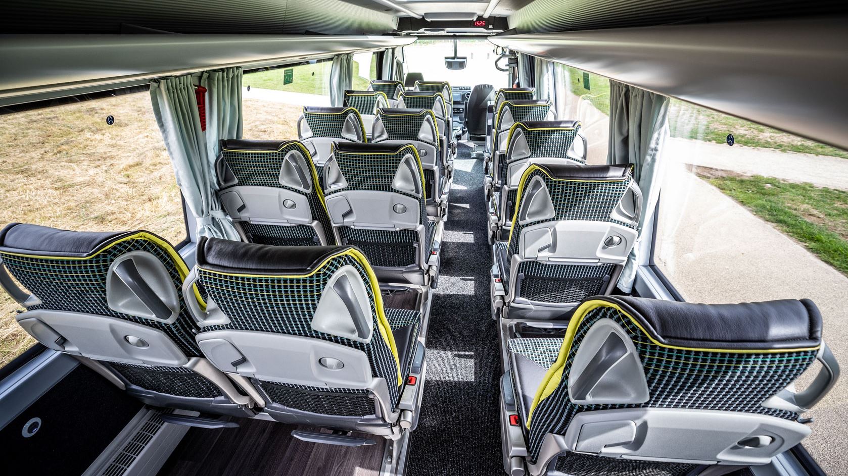 taxi-val-gardena-bus-airport-transfer-ortisei-rwd-italy-austria-germany